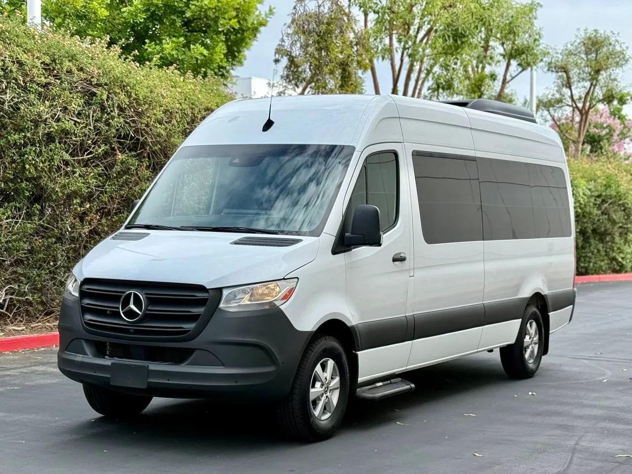 mercedes-benz sprinter passenger van 2024 W1Z4NGHY0RT162378 image mercedes-benz sprinter passenger van 2024 W1Z4NGHY0RT162378 image